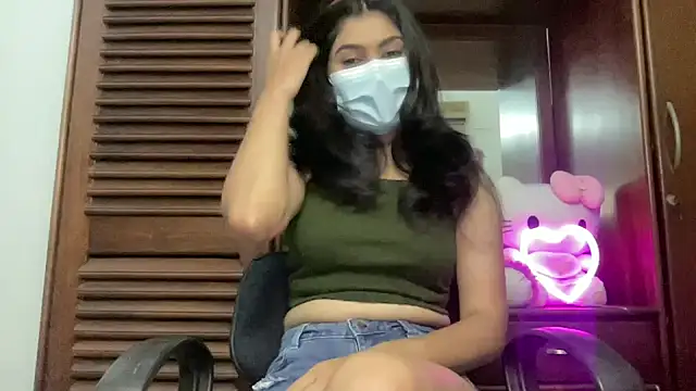 Snapshot of Princess_Lily chatting on 01/15/25, 12:58 Princess Lily online show from 01/15/25, 12:58