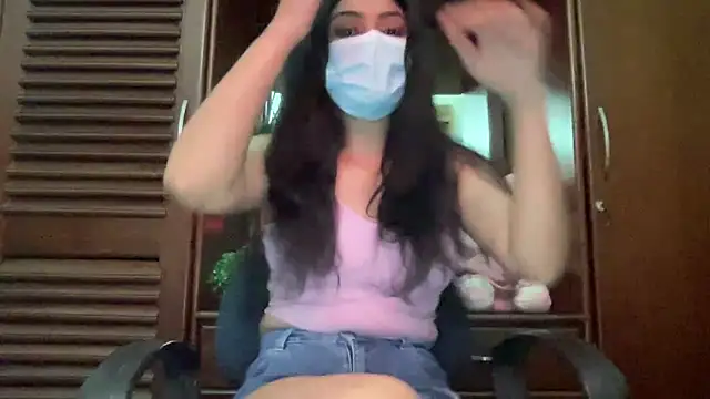 Snapshot of Princess_Lily chatting on 12/14/25, 04:45 Princess Lily online show from 12/14/25, 04:45