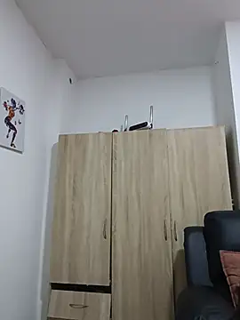 Issa Km  online show from 06/14/26, 11:40