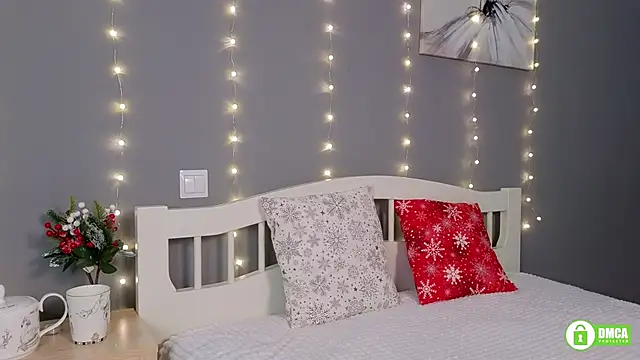 Snapshot of CutieBeauty chatting on 01/13/25, 01:06 CutieBeauty online show from 01/13/25, 01:06