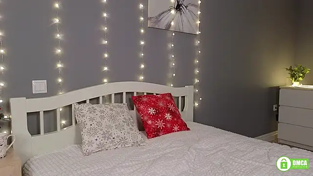 Snapshot of CutieBeauty chatting on 01/16/25, 03:02 CutieBeauty online show from 01/16/25, 03:02