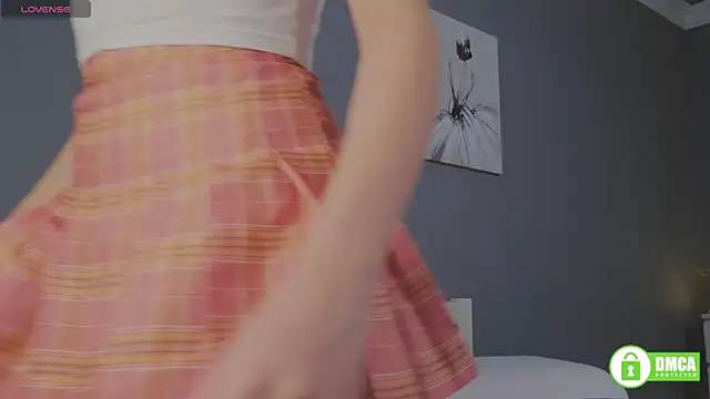 Snapshot of CutieBeauty chatting on 03/17/25, 09:55 CutieBeauty online show from 03/17/25, 09:55