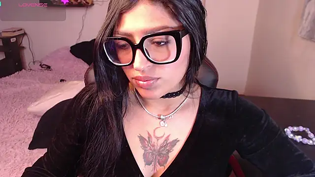 Snapshot of MissDennise chatting on 03/07/25, 08:11 MissDennise online show from 03/07/25, 08:11