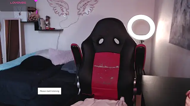 MissDennise online show from 12/19/25, 04:25