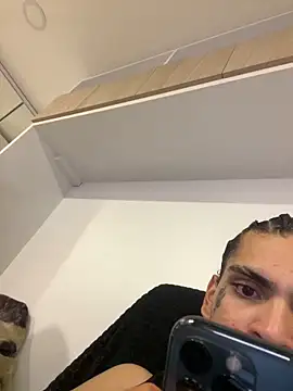 Snapshot of aangie__uwu chatting on 02/26/25, 03:32 aangie uwu online show from 02/26/25, 03:32