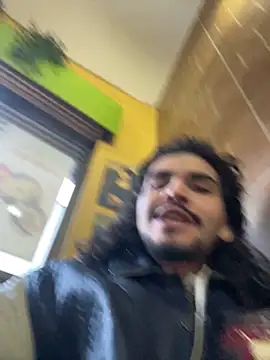 Snapshot of aangie__uwu chatting on 10/01/25, 10:27 aangie uwu online show from 10/01/25, 10:27