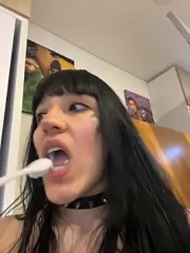 Snapshot of aangie__uwu chatting on 10/30/25, 09:04 aangie uwu online show from 10/30/25, 09:04