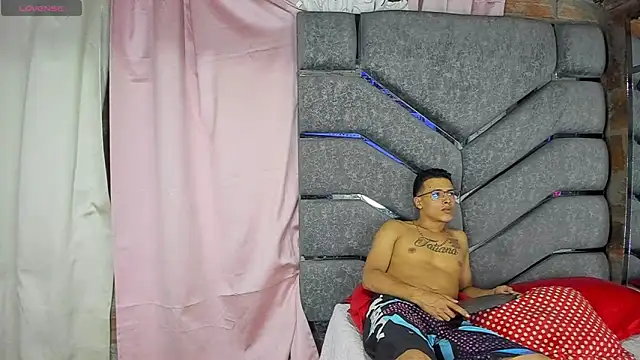 Latinos couples online show from 02/19/25, 04:34