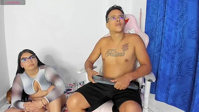 Latinos couples online show from 03/09/26, 03:54