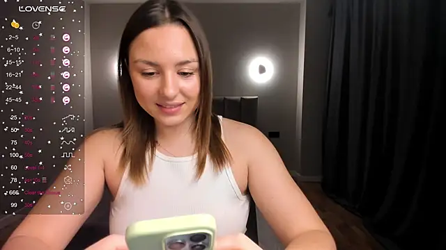 Snapshot of ThreeshaWhite chatting on 02/11/25, 05:18 ThreeshaWhite online show from 02/11/25, 05:18