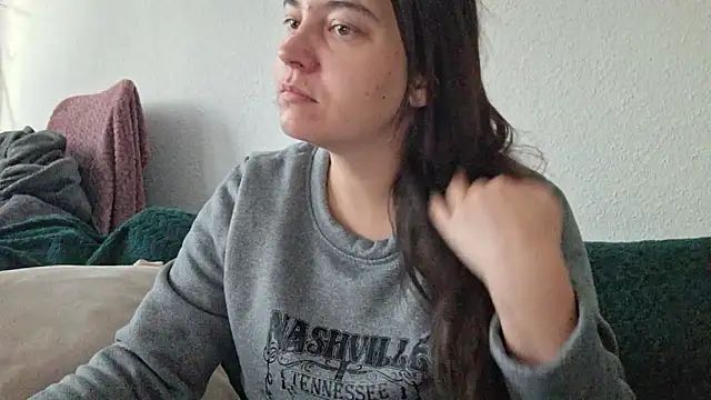 Snapshot of Cyndee_Winter chatting on 10/18/25, 03:46 Cyndee Winter online show from 10/18/25, 03:46