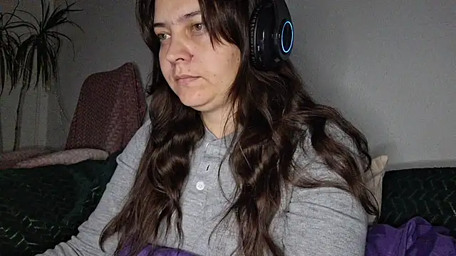 Snapshot of Cyndee_Winter chatting on 10/29/25, 06:31 Cyndee Winter online show from 10/29/25, 06:31