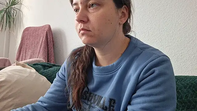 Snapshot of Cyndee_Winter chatting on 11/02/25, 01:35 Cyndee Winter online show from 11/02/25, 01:35