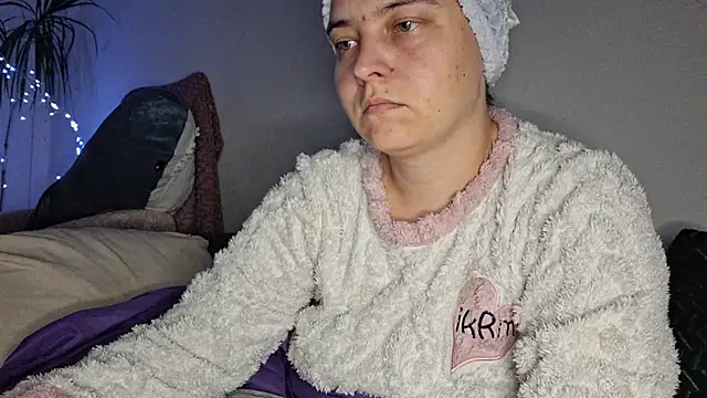 Snapshot of Cyndee_Winter chatting on 11/03/25, 07:48 Cyndee Winter online show from 11/03/25, 07:48