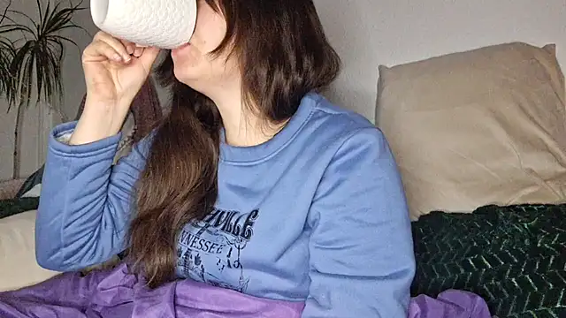 Snapshot of Cyndee_Winter chatting on 11/06/25, 08:54 Cyndee Winter online show from 11/06/25, 08:54