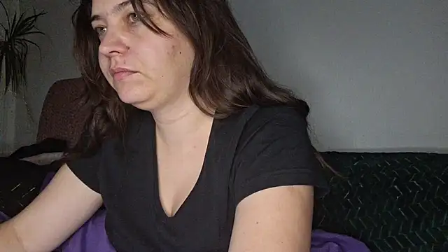 Snapshot of Cyndee_Winter chatting on 11/12/25, 09:25 Cyndee Winter online show from 11/12/25, 09:25