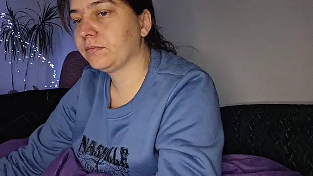 Snapshot of Cyndee_Winter chatting on 11/16/25, 02:44 Cyndee Winter online show from 11/16/25, 02:44