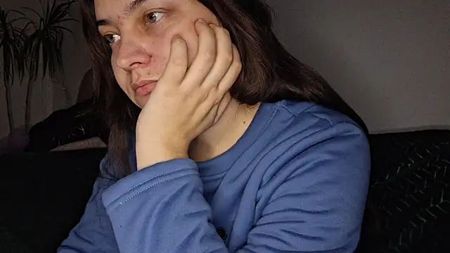 Snapshot of Cyndee_Winter chatting on 11/17/25, 07:41 Cyndee Winter online show from 11/17/25, 07:41