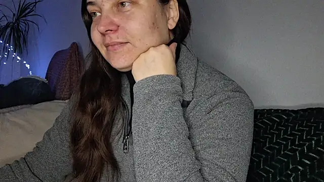 Snapshot of Cyndee_Winter chatting on 11/19/25, 05:57 Cyndee Winter online show from 11/19/25, 05:57