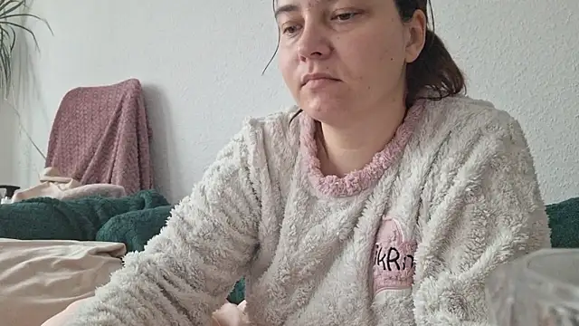 Snapshot of Cyndee_Winter chatting on 11/30/25, 09:57 Cyndee Winter online show from 11/30/25, 09:57