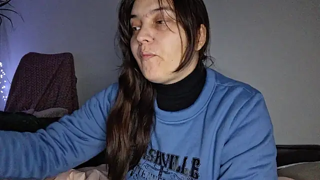 Snapshot of Cyndee_Winter chatting on 12/05/25, 08:05 Cyndee Winter online show from 12/05/25, 08:05