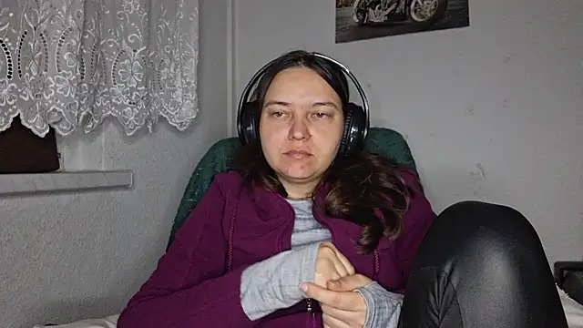 Cyndee Winter online show from 04/22/26, 07:59