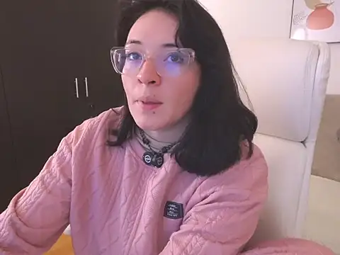 Snapshot of Anah_s chatting on 10/29/25, 11:06 Anah s online show from 10/29/25, 11:06