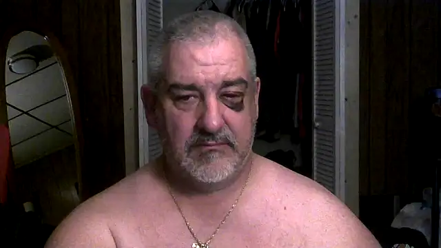 Snapshot of fire193 chatting on 12/14/25, 01:11 fire193 online show from 12/14/25, 01:11