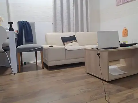 Snapshot of HungarianVersdad chatting on 11/12/25, 03:18 HungarianVersdad online show from 11/12/25, 03:18