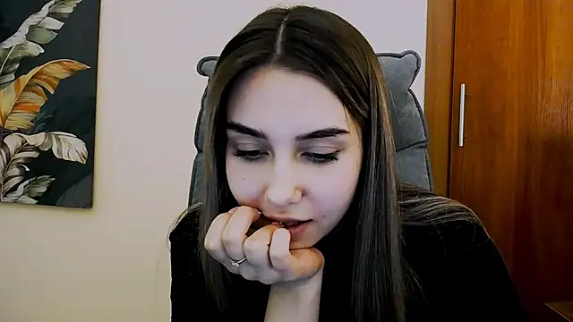 Lili magic online show from 03/13/25, 05:18