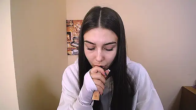 Lili magic online show from 10/19/25, 07:09