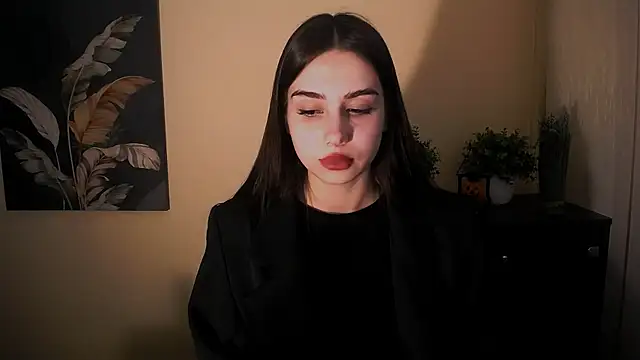 Lili magic online show from 10/31/25, 12:06