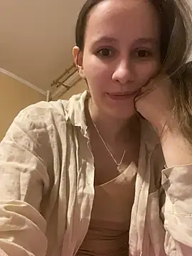 Snapshot of babywaifu chatting on 12/18/24, 01:23 babywaifu online show from 12/18/24, 01:23