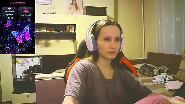 Snapshot of babywaifu chatting on 09/27/25, 06:13 babywaifu online show from 09/27/25, 06:13