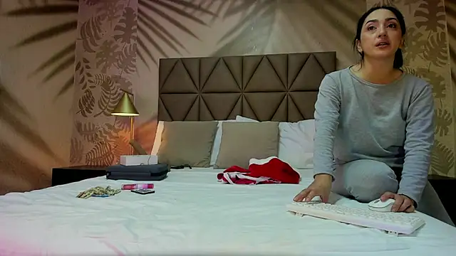 LIAH IZUMI online show from 12/20/25, 12:56