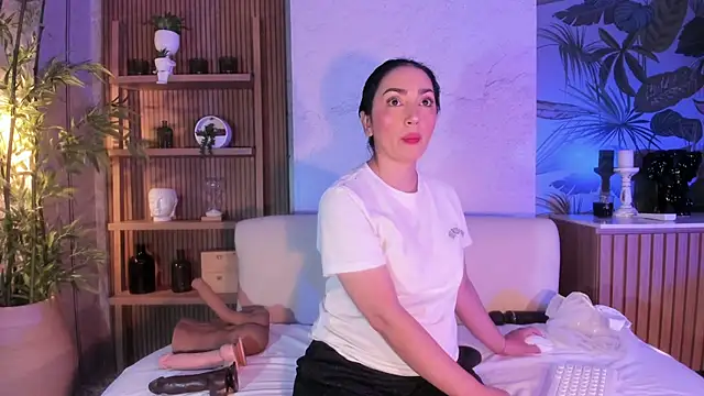 LIAH IZUMI online show from 02/12/26, 01:17