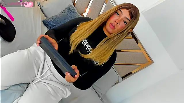 Snapshot of Hanz_sex chatting on 10/14/25, 10:21 Hanz sex online show from 10/14/25, 10:21