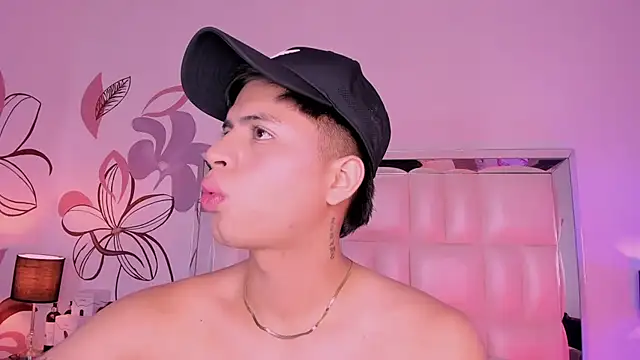 Snapshot of Niicky1_ chatting on 12/12/24, 12:05 Niicky1 online show from 12/12/24, 12:05