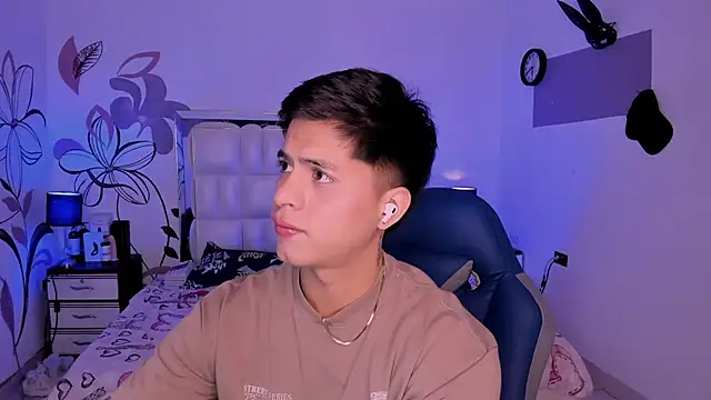 Snapshot of Niicky1_ chatting on 12/12/24, 09:26 Niicky1 online show from 12/12/24, 09:26