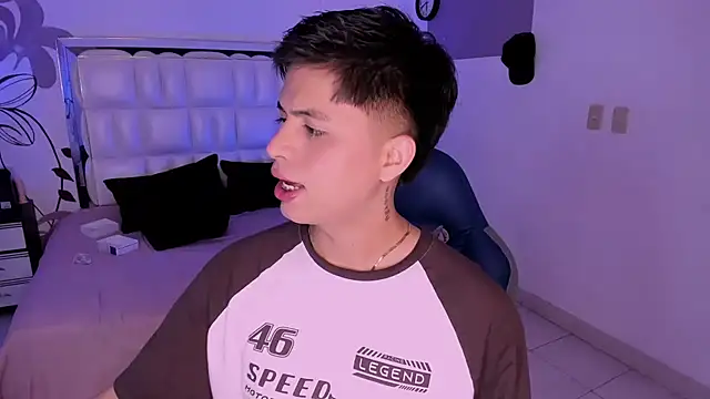 Snapshot of Niicky1_ chatting on 12/27/24, 08:39 Niicky1 online show from 12/27/24, 08:39