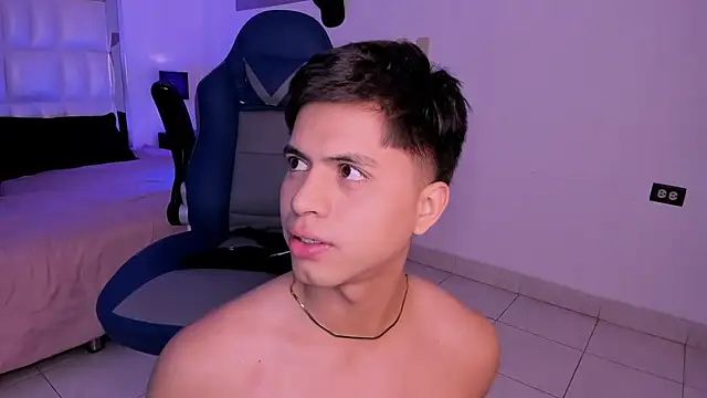 Snapshot of Niicky1_ chatting on 12/27/24, 11:42 Niicky1 online show from 12/27/24, 11:42