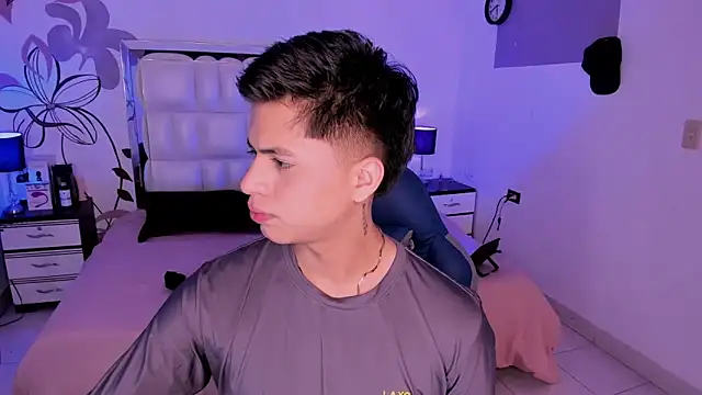 Snapshot of Niicky1_ chatting on 12/29/24, 08:48 Niicky1 online show from 12/29/24, 08:48