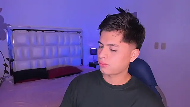 Snapshot of Niicky1_ chatting on 01/07/25, 08:42 Niicky1 online show from 01/07/25, 08:42