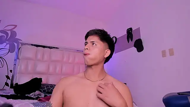 Snapshot of Niicky1_ chatting on 01/16/25, 12:12 Niicky1 online show from 01/16/25, 12:12