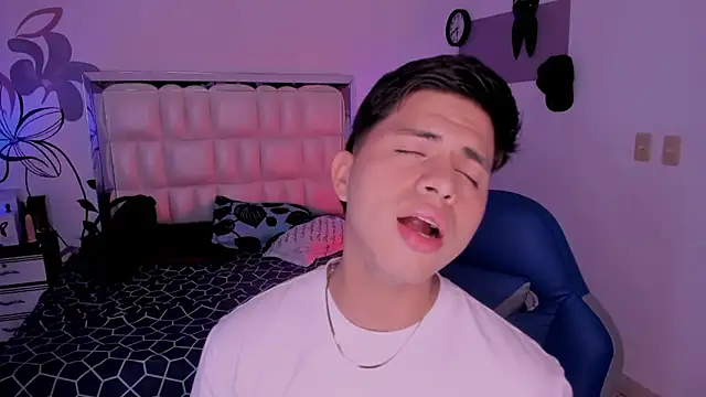 Snapshot of Niicky1_ chatting on 01/18/25, 08:30 Niicky1 online show from 01/18/25, 08:30