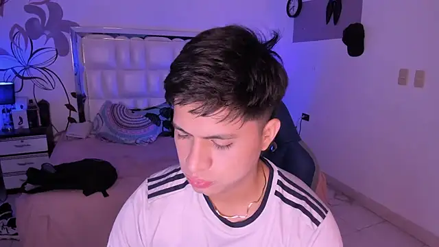 Snapshot of Niicky1_ chatting on 01/23/25, 10:01 Niicky1 online show from 01/23/25, 10:01