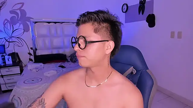 Snapshot of Niicky1_ chatting on 02/13/25, 12:35 Niicky1 online show from 02/13/25, 12:35