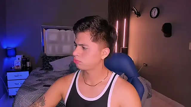 Snapshot of Niicky1_ chatting on 03/12/25, 09:03 Niicky1 online show from 03/12/25, 09:03