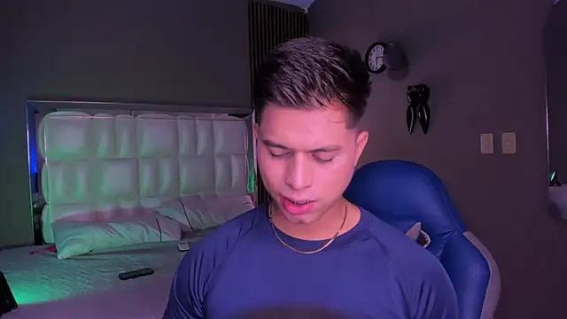 Snapshot of Niicky1_ chatting on 09/16/25, 08:32 Niicky1 online show from 09/16/25, 08:32