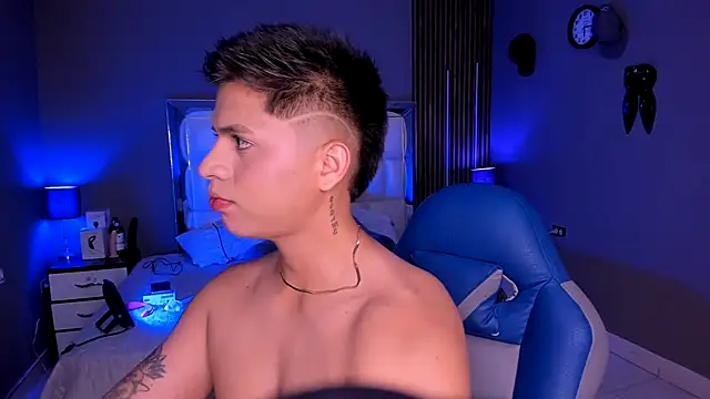 Snapshot of Niicky1_ chatting on 09/24/25, 03:32 Niicky1 online show from 09/24/25, 03:32